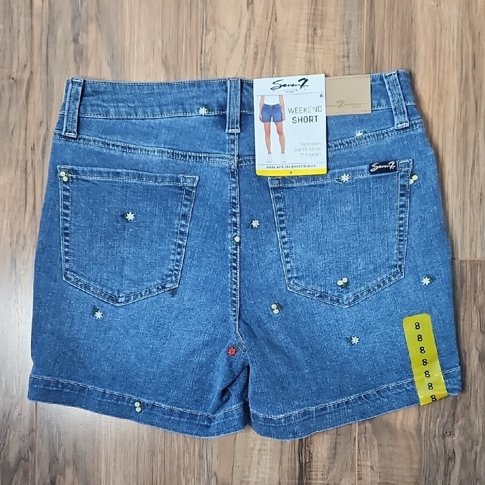 Seven7 Women's Weekend Floral Embroidered Blue Jean Shorts 8 NWT - Picture 2 of 9